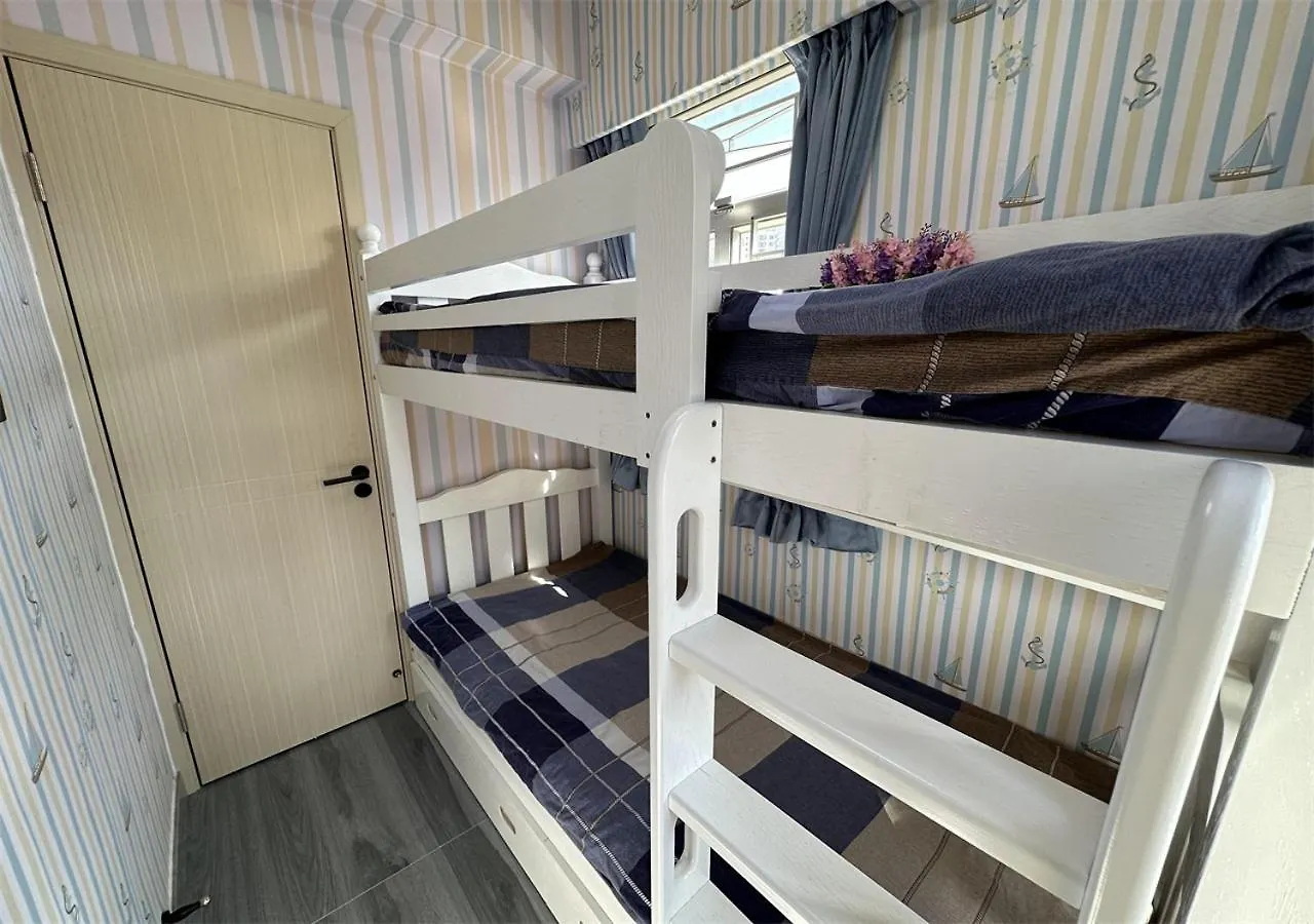 3Br Romantic Apt, 2Mins Mtr, 8Pax Hong Kong Apartment